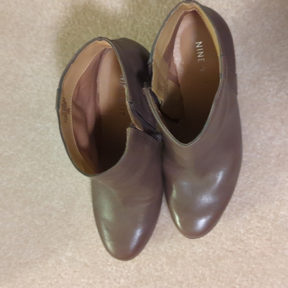 Nine West Trivetto Grey-Beige Heel Booties (Sz 5.5/6) EUC - Picture 2 of 6